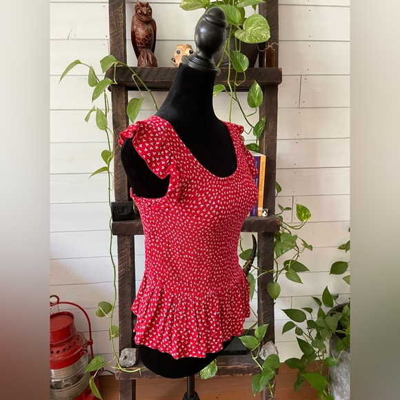 Sim & Sam: Red Cropped Top - Picture 3 of 17